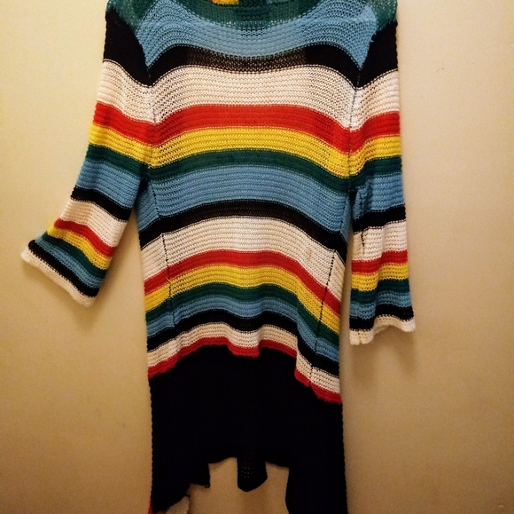 Gently used light sweater - Picture 2 of 2